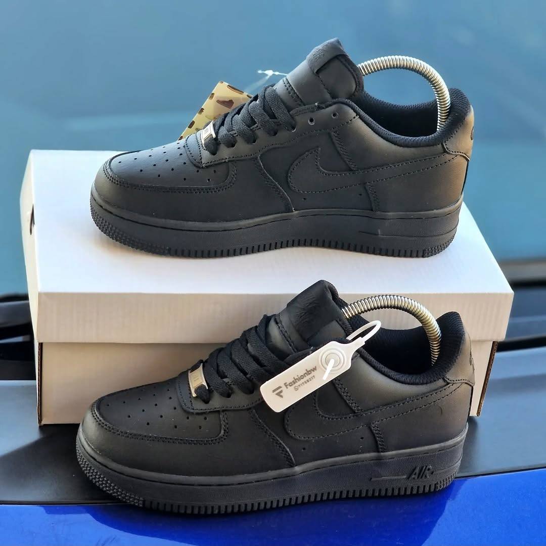 Nike Air Force 1 Triple Black