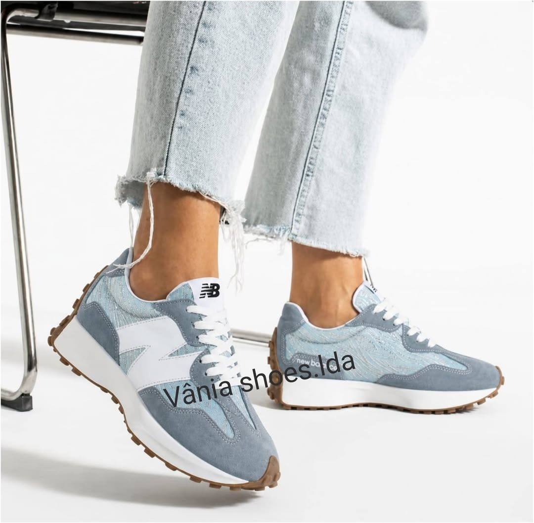 New Balance 327 – Azul Claro & Branco