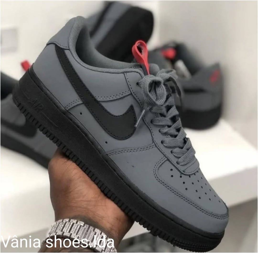 Nike Air Force 1 Cinzento e Preto