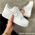 Nike Air Force 1 Branco com Detalhes Dourados