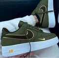 Nike Air Force 1 Verde Militar com Detalhes Dourados