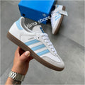 Adidas Samba Branco/Azul Claro – Frescura, Elegância e Conforto