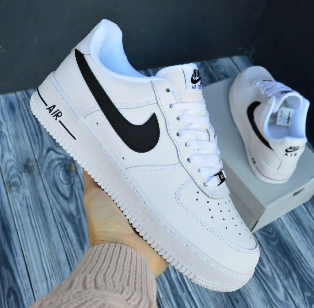 Nike Air Force 1 Branco e Preto
