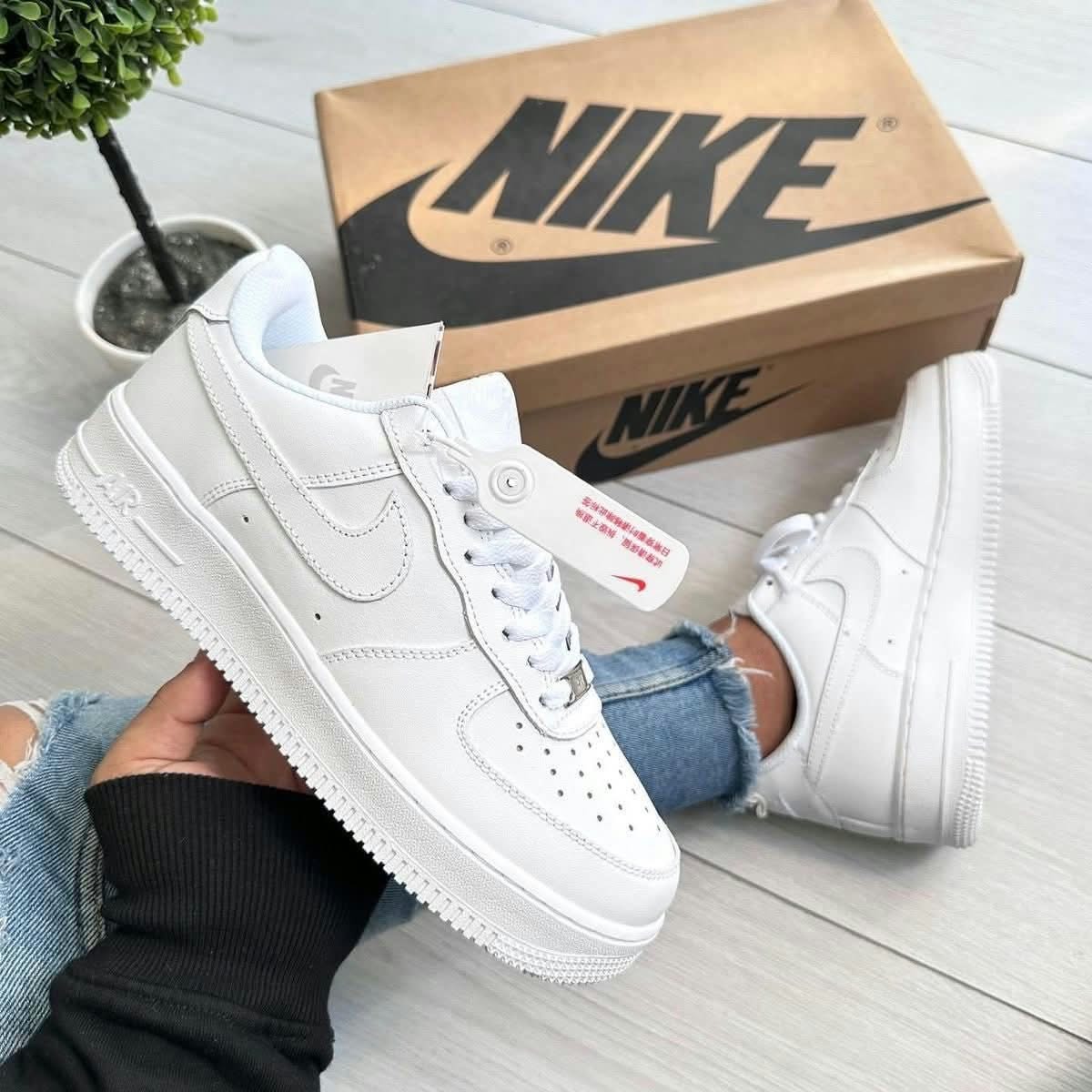 Nike Air Force 1 Low Triple White