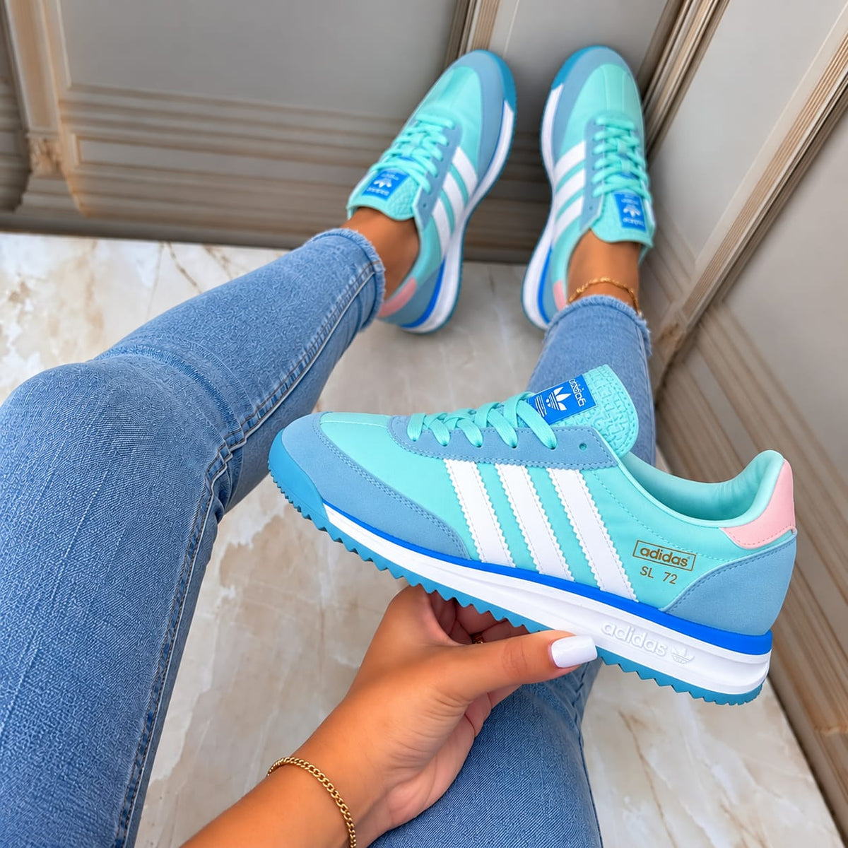 Adidas SL 72 – Azul Turquesa, Branco & Rosa